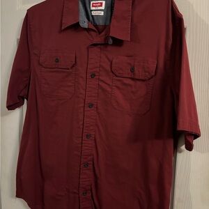 Wrangler Men's Burgundy Button Down Shirt
